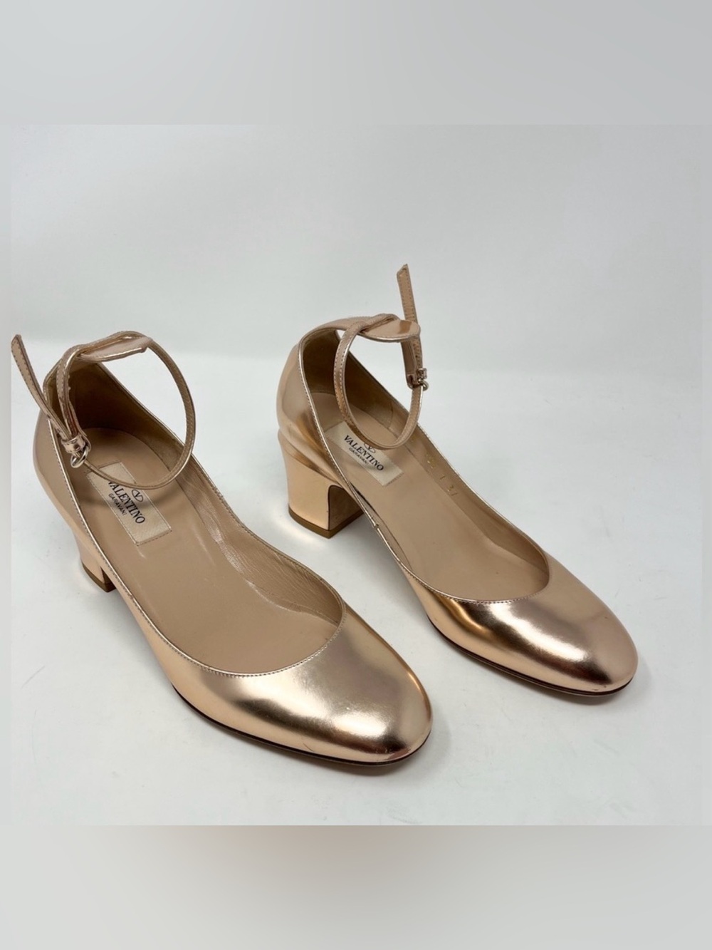 Valentino Garavani Tango Metallic Rose Gold Leather Pump Ankle Strap size 37 EU
